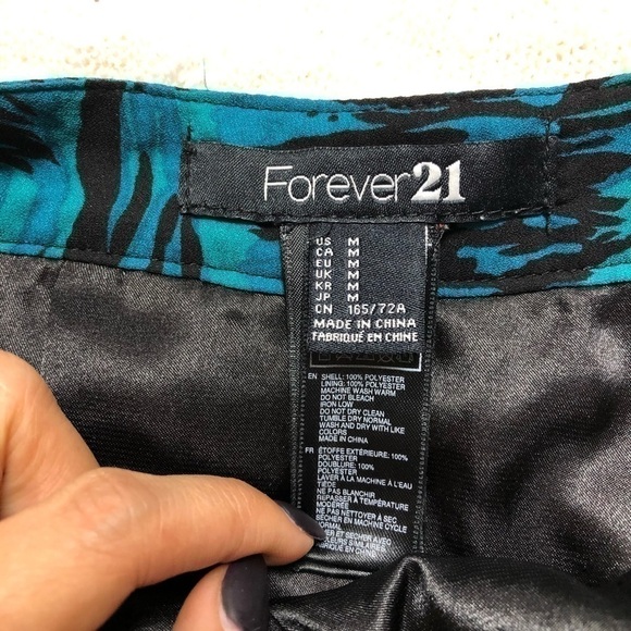 Forever 21 Vacay Skirt + Sweater set! - Picture 5 of 8